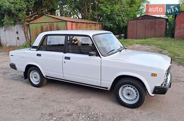 Седан ВАЗ 2107 2005 в 