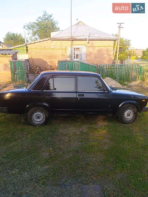 Седан ВАЗ / Lada 2107 2010 в Межовій