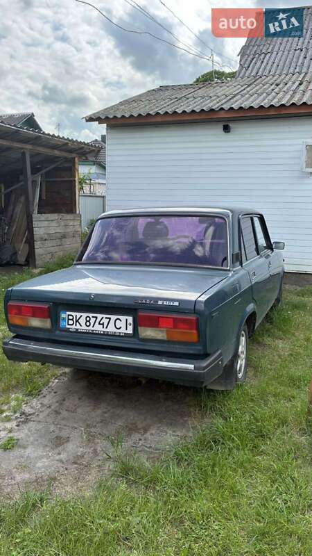 Седан ВАЗ / Lada 2107 2004 в Костополе