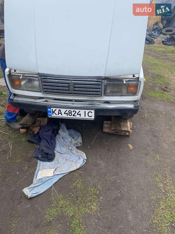 Седан ВАЗ / Lada 2107 1991 в Радомышле