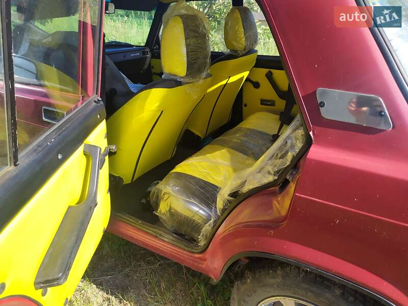 Седан ВАЗ / Lada 2107 1996 в Черновцах