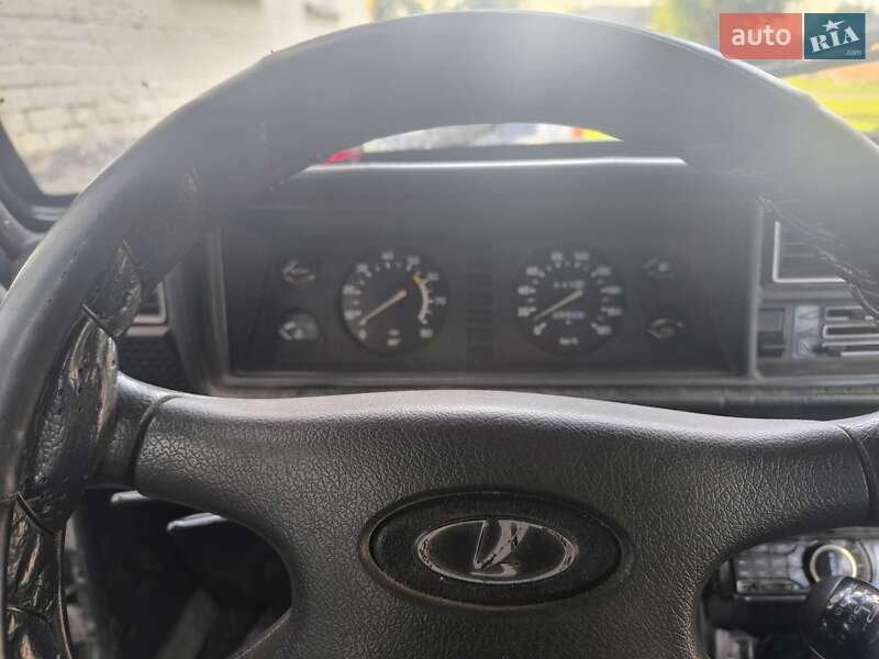 Седан ВАЗ / Lada 2107 2004 в Лубнах