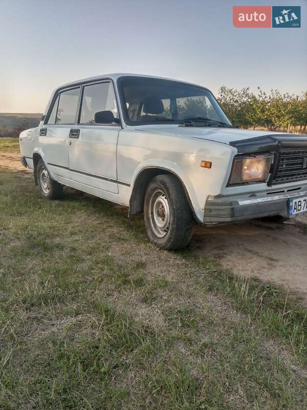 Седан ВАЗ / Lada 2107 1992 в Могилев-Подольске