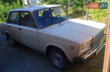 Седан ВАЗ 2107 1985 в Дубні