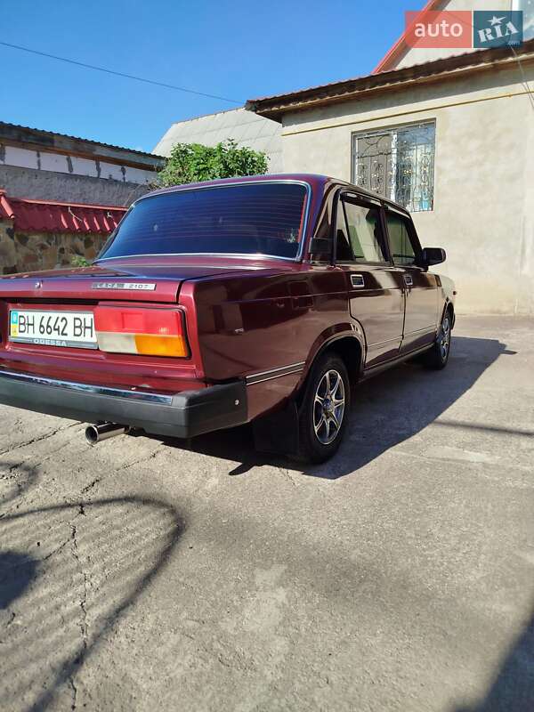 Седан ВАЗ / Lada 2107 2007 в Одессе