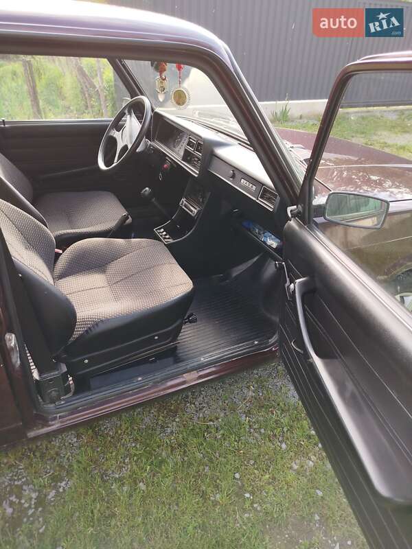 Седан ВАЗ / Lada 2107 2011 в Звягеле фото 6 Седан ВАЗ / Lada 2107 2011 в Звягеле