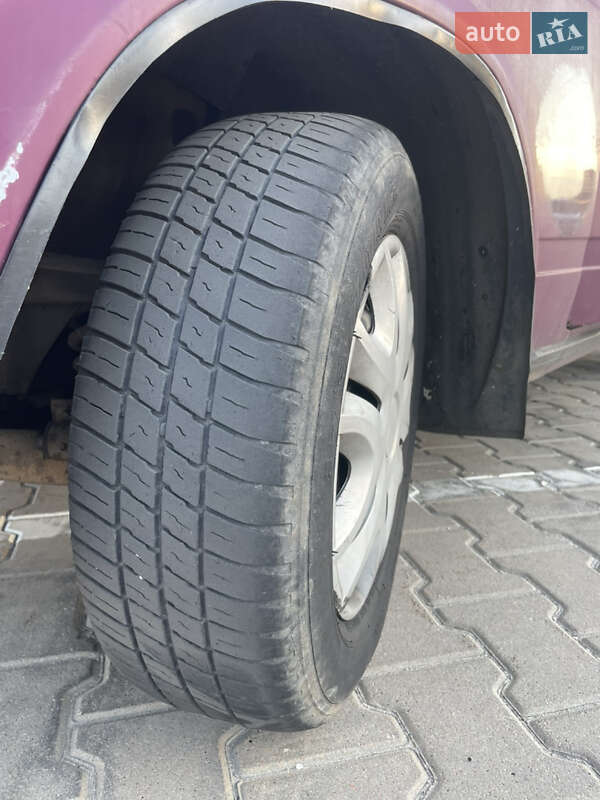 Седан ВАЗ / Lada 2107 2002 в Киеве