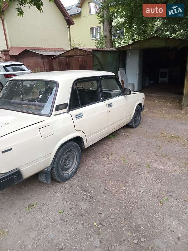 Седан ВАЗ / Lada 2107 1986 в Львове