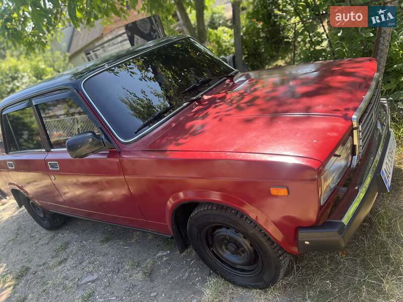 Седан ВАЗ / Lada 2107 2002 в Ужгороде