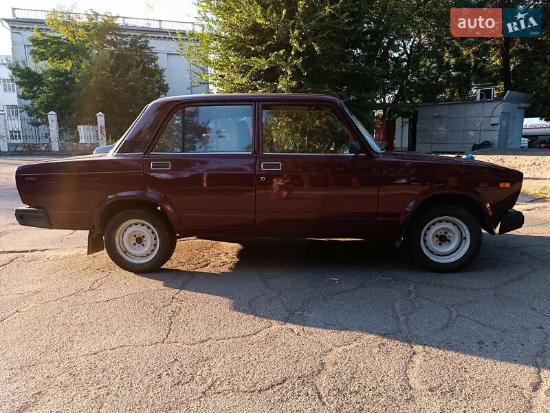 Седан ВАЗ / Lada 2107 2003 в Запоріжжі