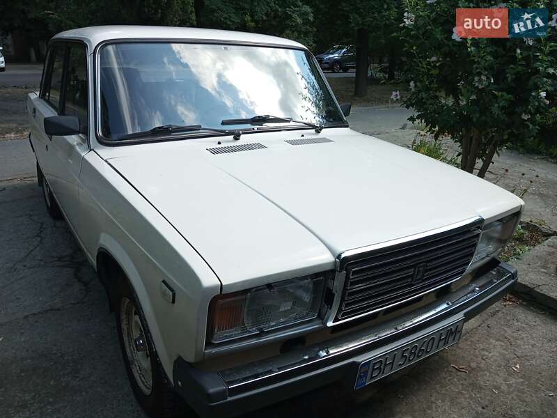 Седан ВАЗ / Lada 2107 1991 в Одессе