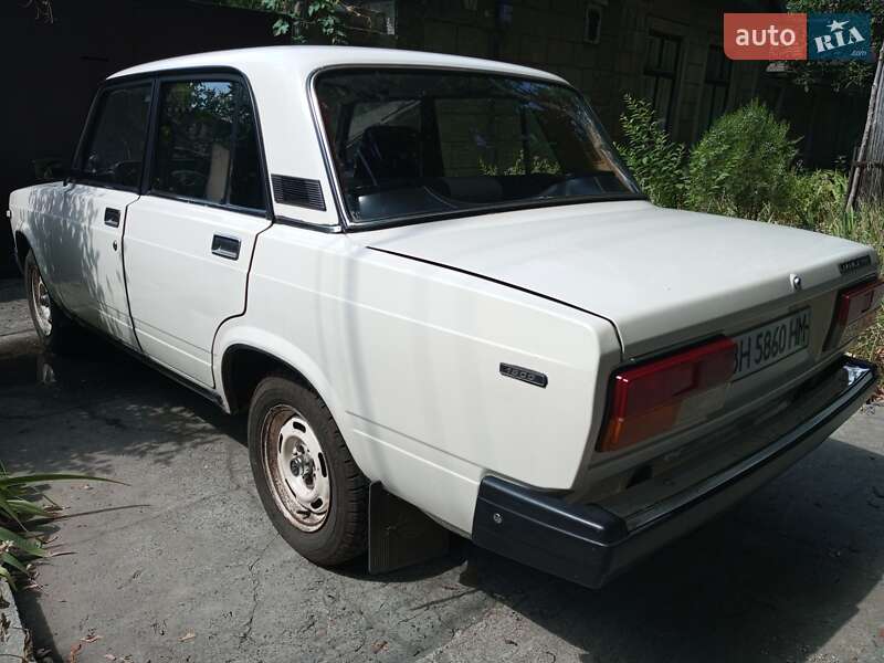 Седан ВАЗ / Lada 2107 1991 в Одессе