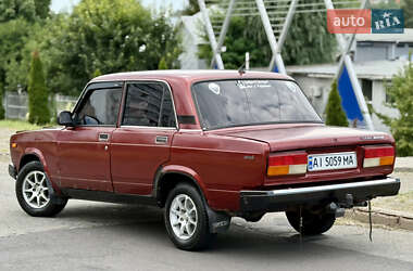 Седан ВАЗ 2107 2004 в 
