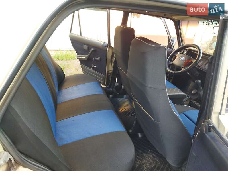 Седан ВАЗ / Lada 2107 1990 в Синельниково