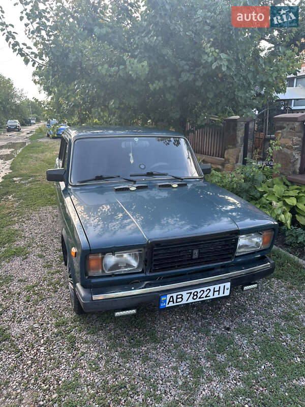 Седан ВАЗ 2107 2002 в 