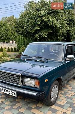 Седан ВАЗ 2107 2004 в 