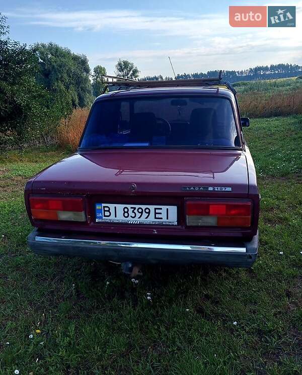 Седан ВАЗ / Lada 2107 2002 в Полтаве