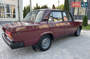 Седан ВАЗ 2107 2004 в 
