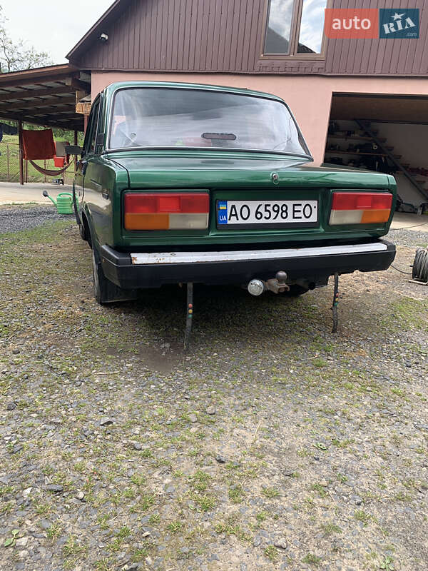 Седан ВАЗ / Lada 2107 2004 в Сваляве