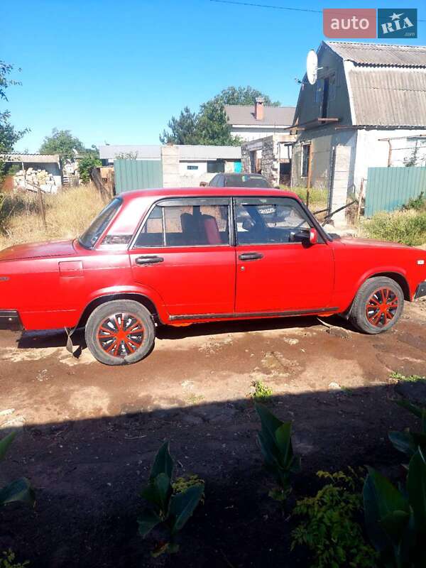 Седан ВАЗ / Lada 2107 1989 в Одессе