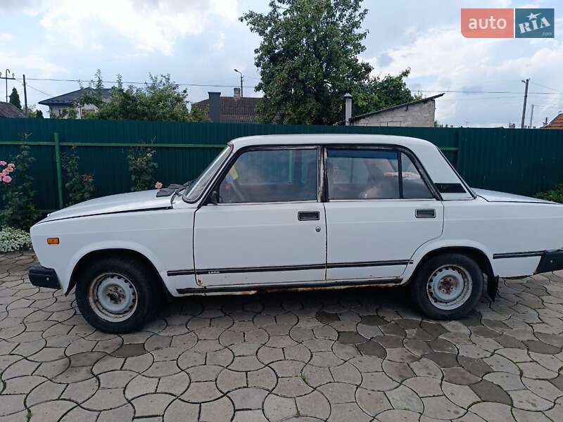Седан ВАЗ / Lada 2107 2004 в Ковеле