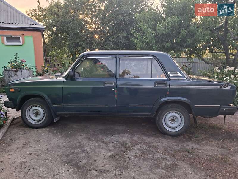 Седан ВАЗ / Lada 2107 2005 в Смілі фото Седан ВАЗ / Lada 2107 2005 в Смілі