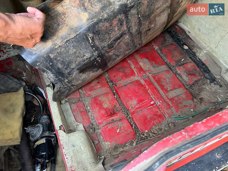 Седан ВАЗ / Lada 2107 1988 в Полтаве