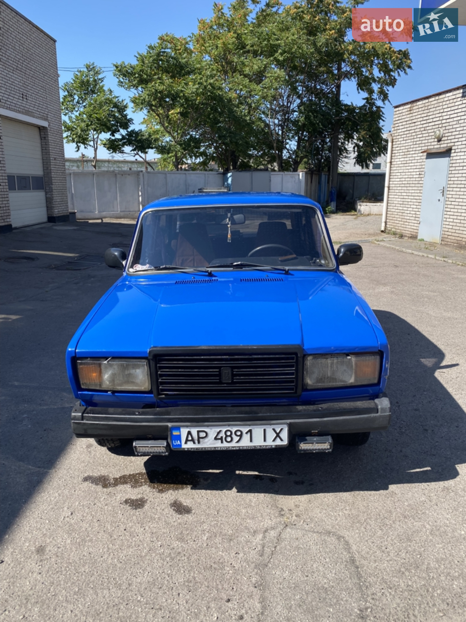 Продам ВАЗ 2107 мотор 1.7 бензин.
переоформлення страхування
пофарбована в серпні 2024 року
поварена по всіх силових частинах
легкий тонер, антихром
ходовка порядок, міст не виє
двигун працює добре
торг на місці у капота