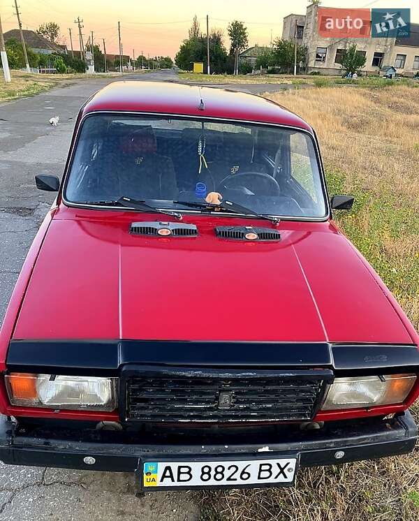 Седан ВАЗ / Lada 2107 2000 в Одессе
