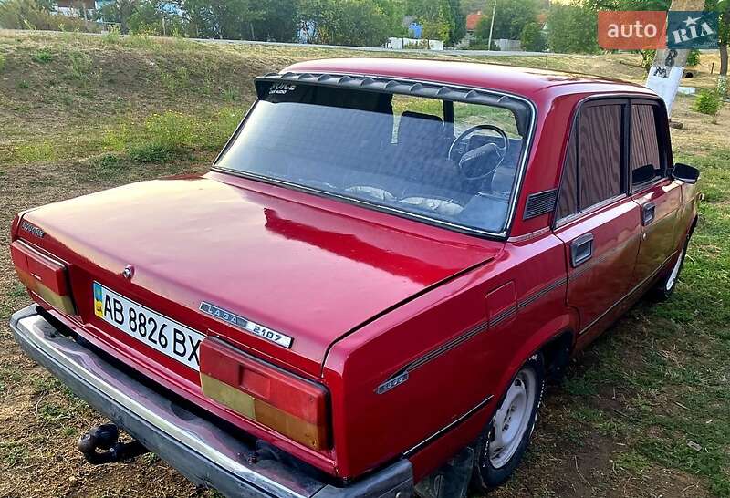 Седан ВАЗ / Lada 2107 2000 в Одессе