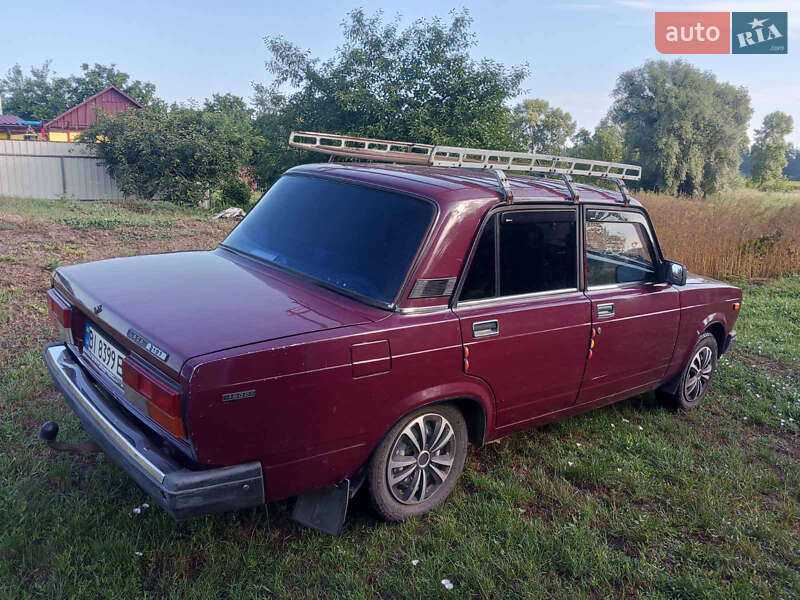 Седан ВАЗ / Lada 2107 2002 в Полтаве