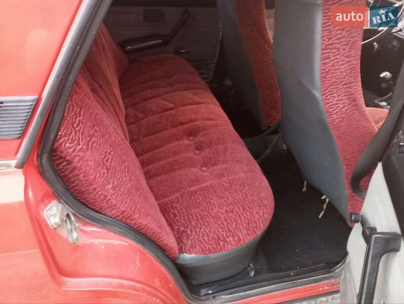 Седан ВАЗ / Lada 2107 1990 в Житомире