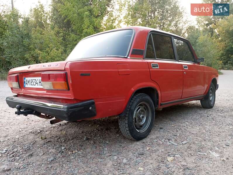 Седан ВАЗ / Lada 2107 1990 в Житомире