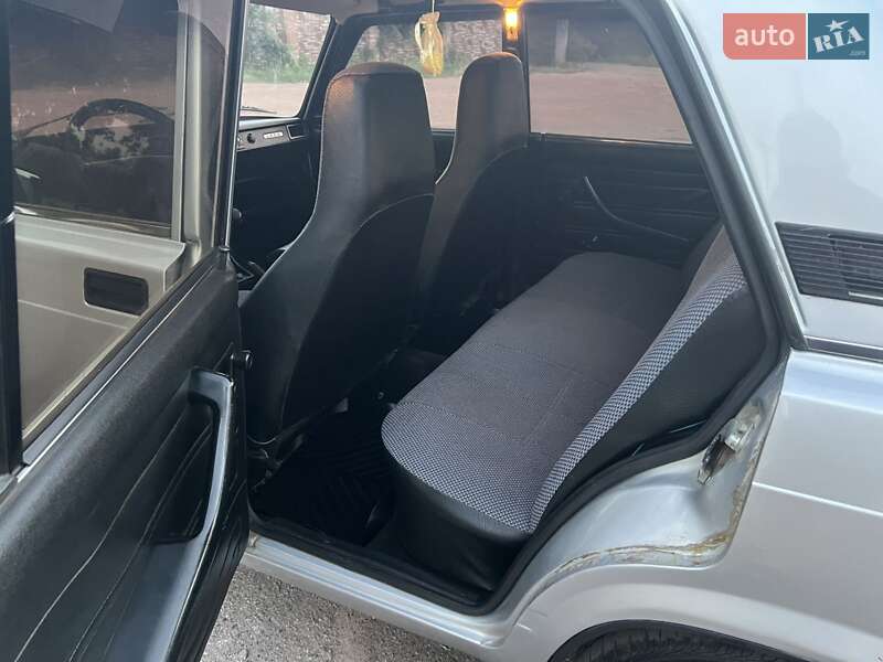 Седан ВАЗ / Lada 2107 2010 в Кривом Роге