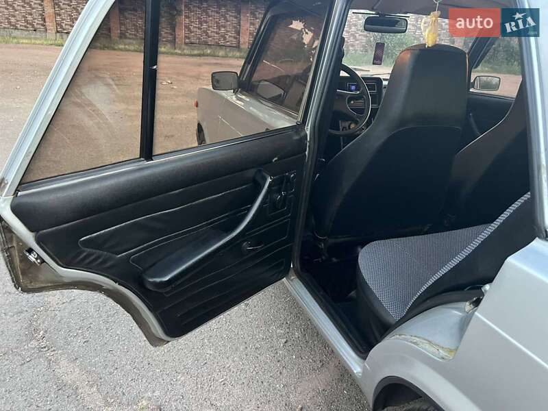 Седан ВАЗ / Lada 2107 2010 в Кривом Роге