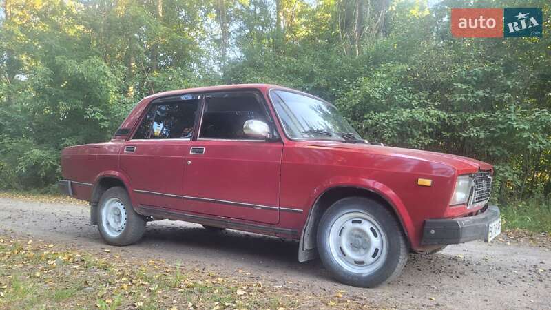 Седан ВАЗ / Lada 2107 2005 в Радивиліві