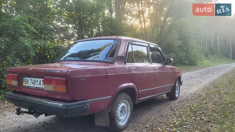 Седан ВАЗ / Lada 2107 2005 в Радивиліві