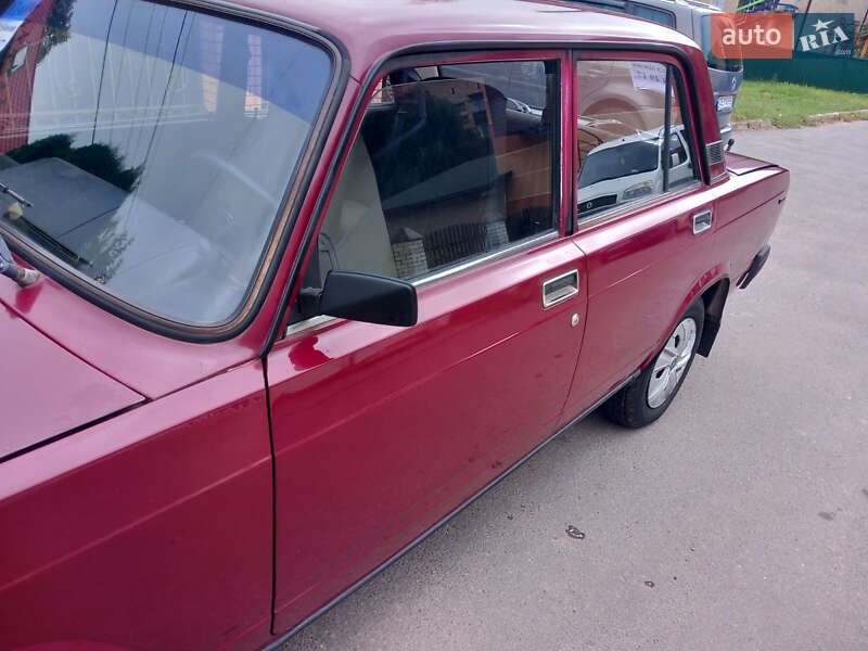 Седан ВАЗ / Lada 2107 2003 в Сторожинце фото 3 Седан ВАЗ / Lada 2107 2003 в Сторожинце