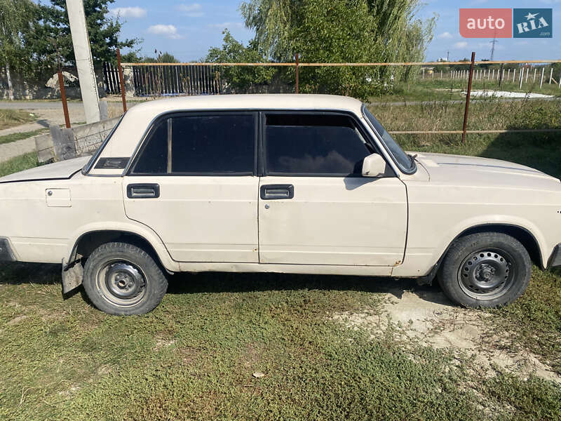 Седан ВАЗ / Lada 2107 1986 в Загвоздье