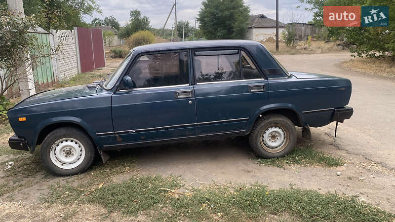 Седан ВАЗ / Lada 2107 1999 в Первомайске