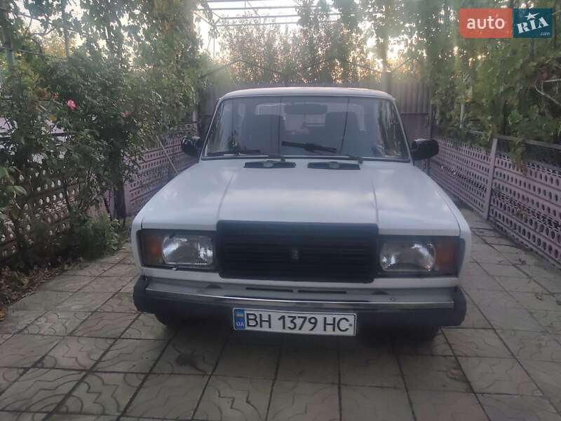 Седан ВАЗ 2107 1997 в 