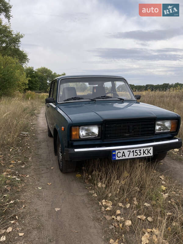 Седан ВАЗ / Lada 2107 2001 в Черкасах