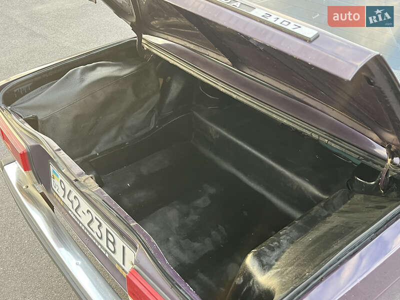 Седан ВАЗ / Lada 2107 2002 в Виннице