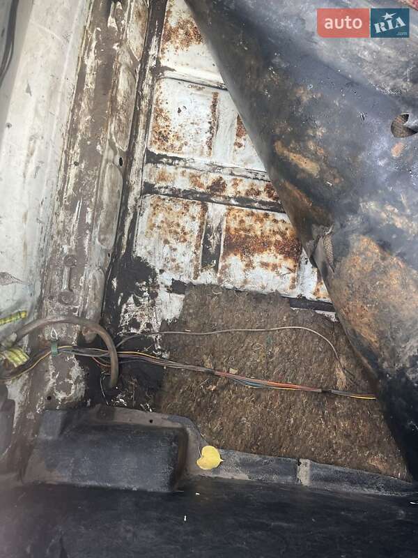 Седан ВАЗ / Lada 2107 2001 в Нежине