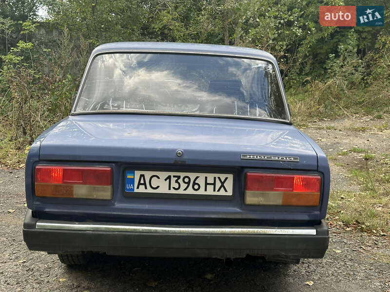 Седан ВАЗ / Lada 2107 2003 в Владимире фото 5 Седан ВАЗ / Lada 2107 2003 в Владимире