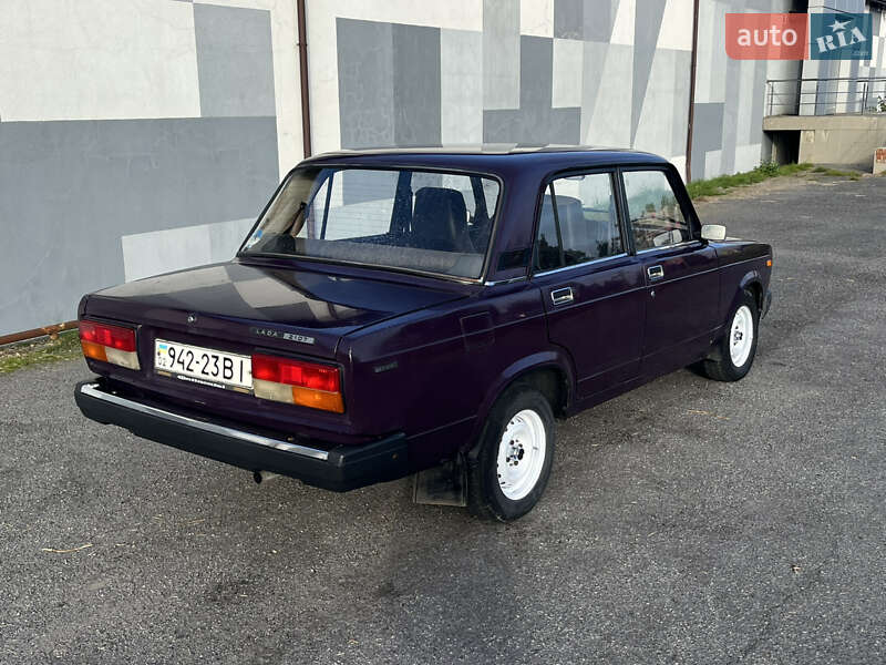 Седан ВАЗ / Lada 2107 2002 в Виннице
