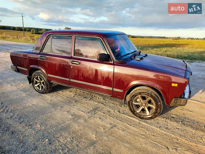 Седан ВАЗ / Lada 2107 2008 в Остроге фото 2 Седан ВАЗ / Lada 2107 2008 в Остроге