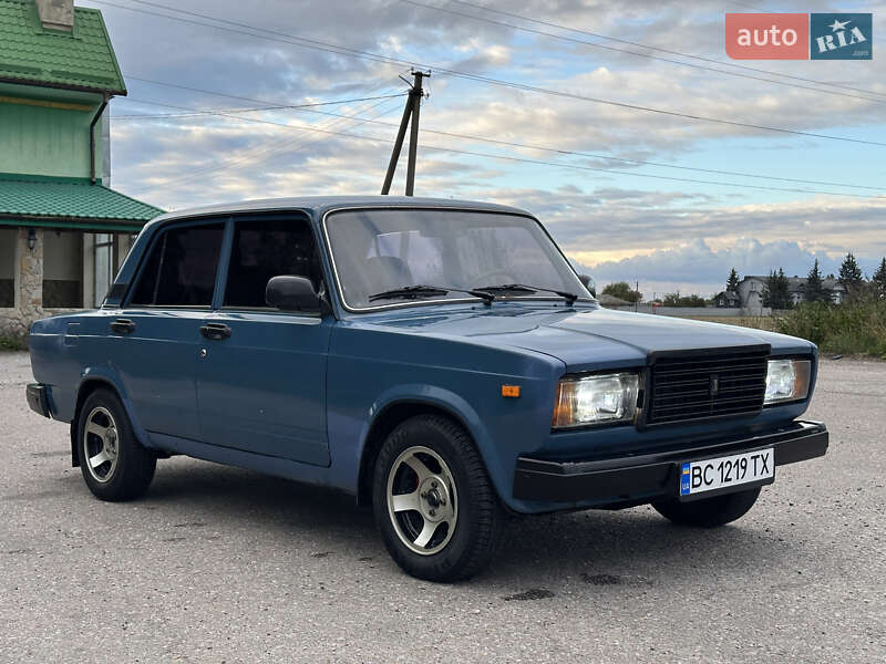Седан ВАЗ / Lada 2107 2007 в Буске