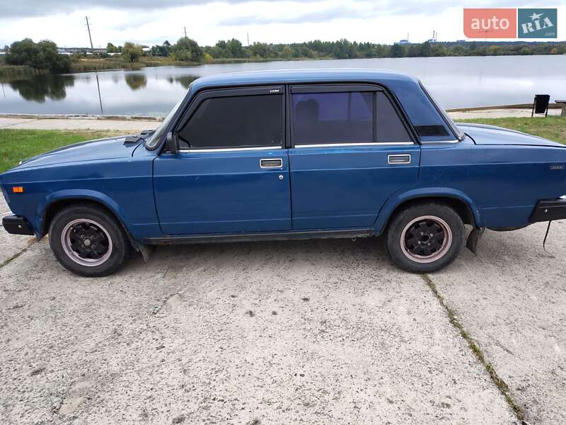 Седан ВАЗ / Lada 2107 2002 в Нетешине