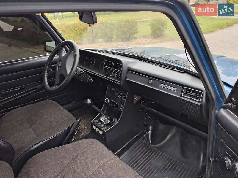 Седан ВАЗ / Lada 2107 2002 в Нетешине